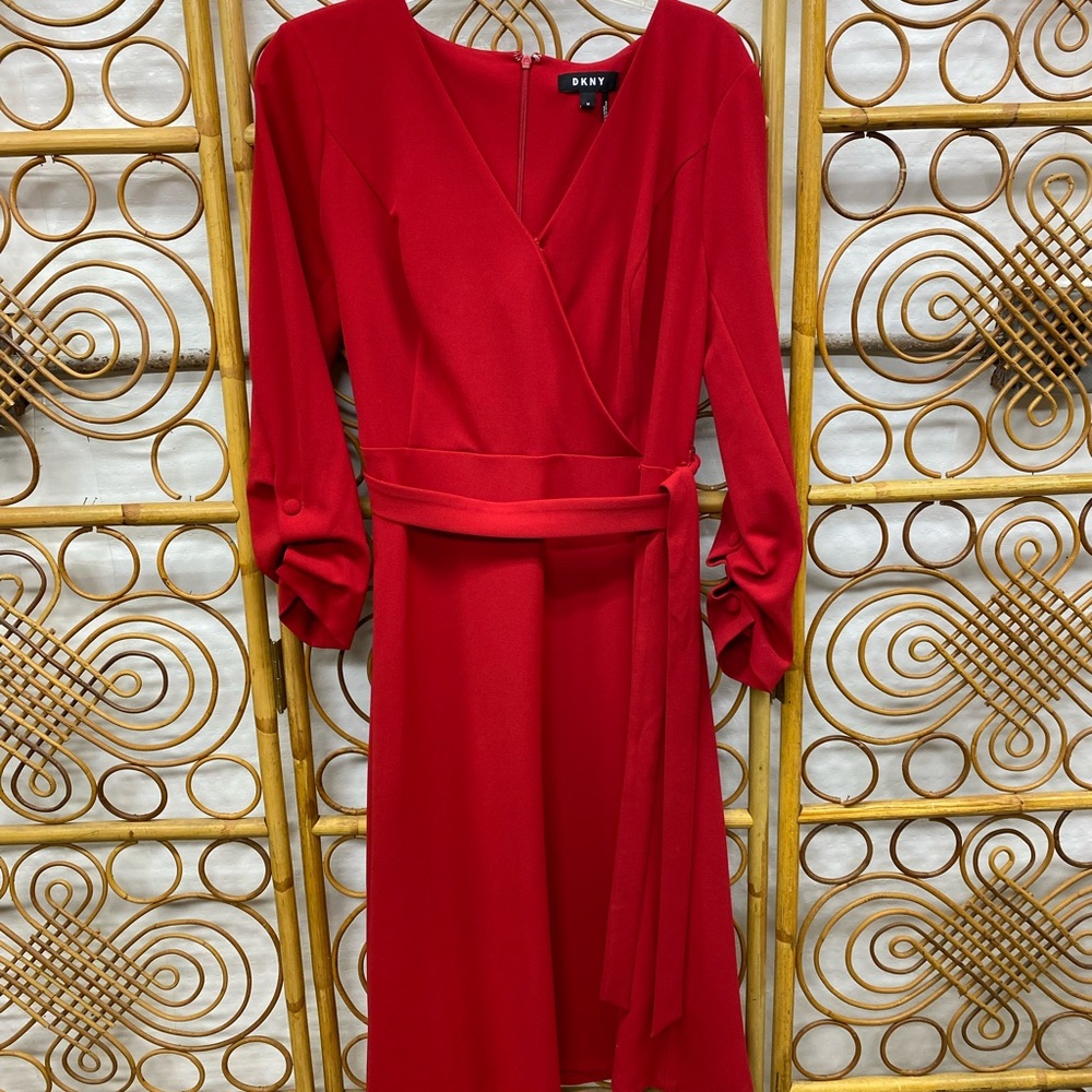 DKNY DRESS Ruched Covered Button Sleeve